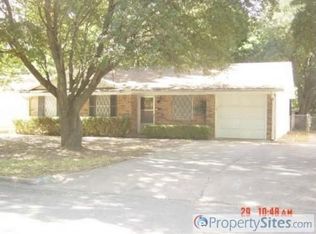228 Victory St, Bonham, TX 75418