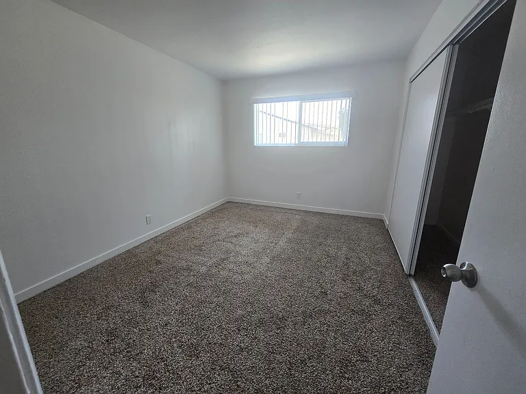 2650 E Park Ln — Photo 9