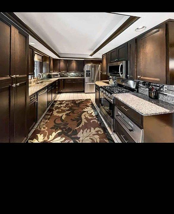 1st image of 828 Nassau Pkwy #0