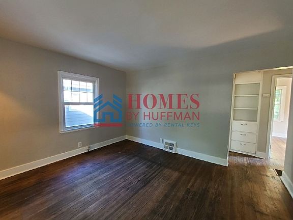 3rd image of 1032 Covert Ave