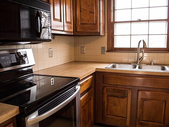 3rd image of 2045 Langhorne Dr