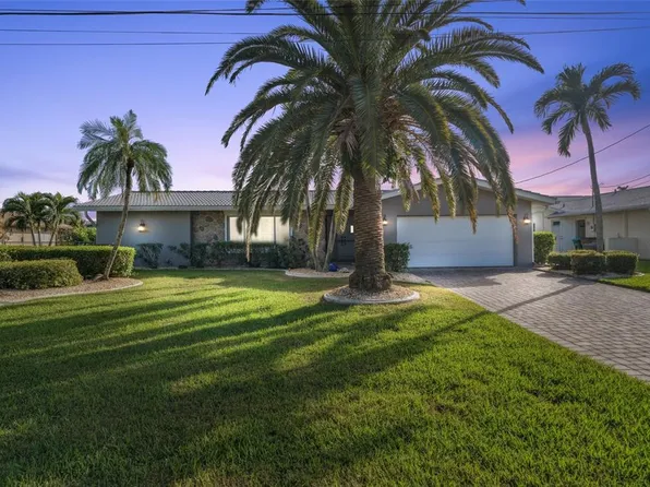 1904 SE 37th St, Cape Coral, FL 33904