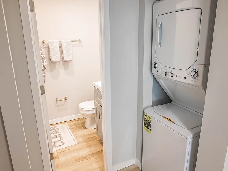 509 E White St #16 — Photo 3