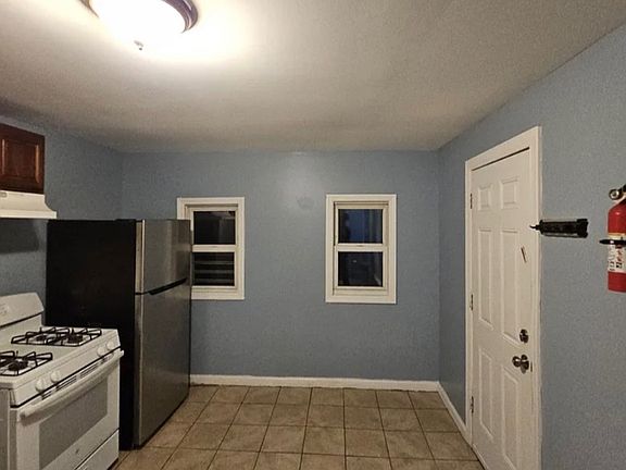3rd image of 449 Avon Ave #3LL