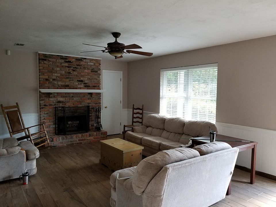 1st image of 3317 Woody Way
