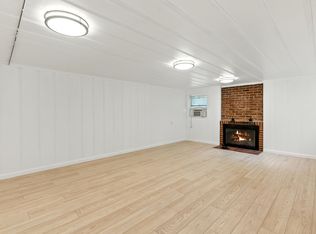 107 Oakwood Dr #B, Redwood City, CA 94061