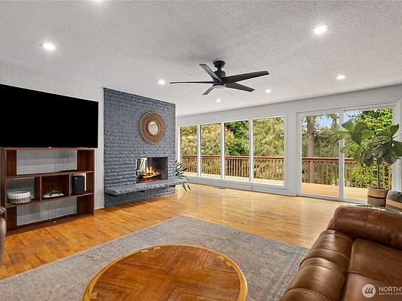 5th image of 7506 66th Avenue W