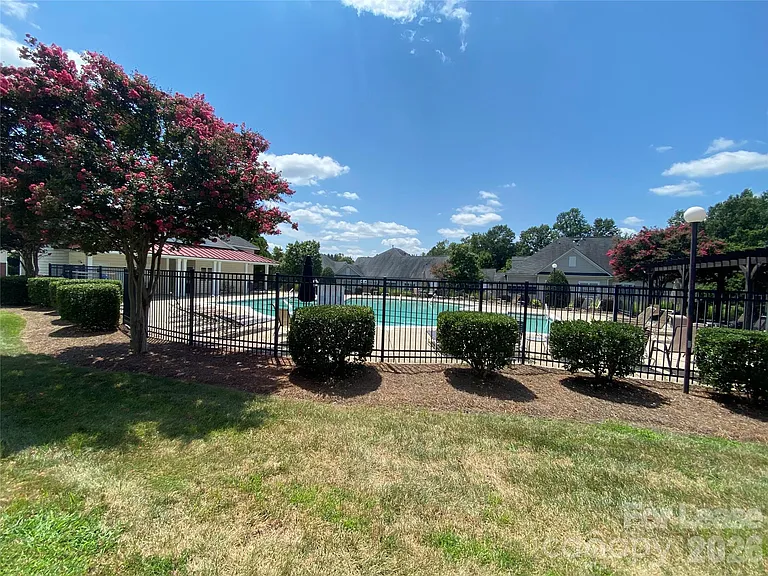 15313 Pahlmeyer Ln — Photo 35