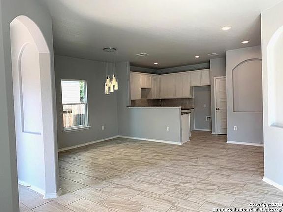 2nd image of 5751 Midcrown Dr