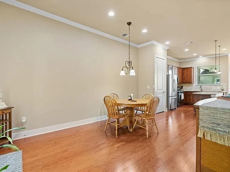 4545 Mattie St — Photo 12