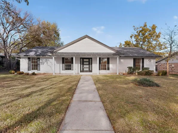 2203 Foxcroft Cir, Denton, TX 76209