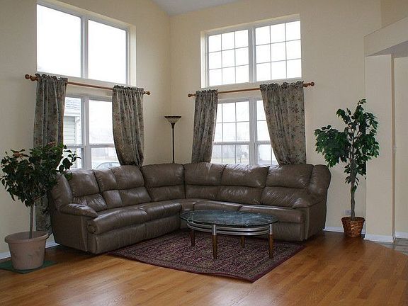 3rd image of 1433 Woodbury Cir