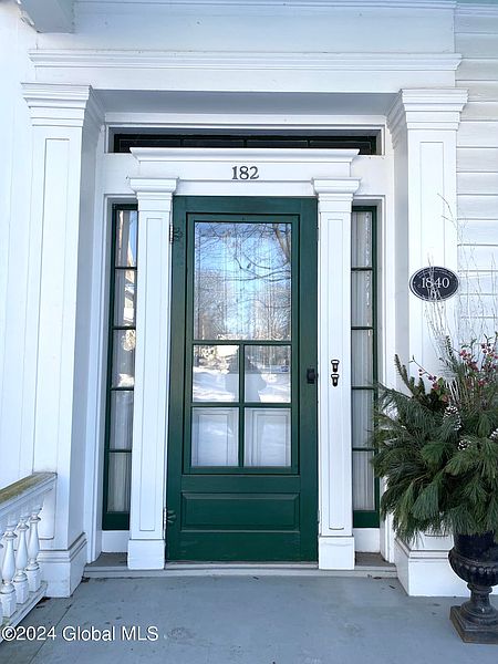 3rd image of 182 Caroline Street