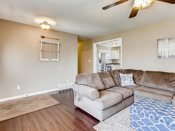 4th image of 65 W Woodridge Dr