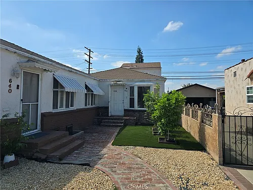 640 W Glenoaks Blvd Photo 1