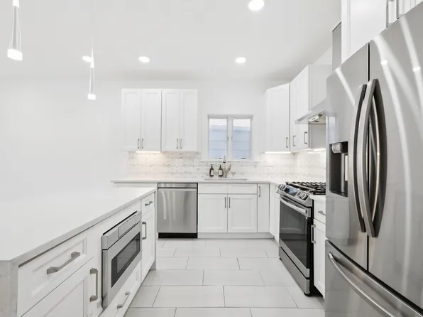 131 Zabriskie Street image 10 of 44