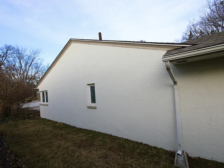 3191 E Broad St — Photo 53
