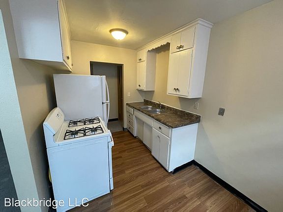 3rd image of 1447 7th St E Unit 11