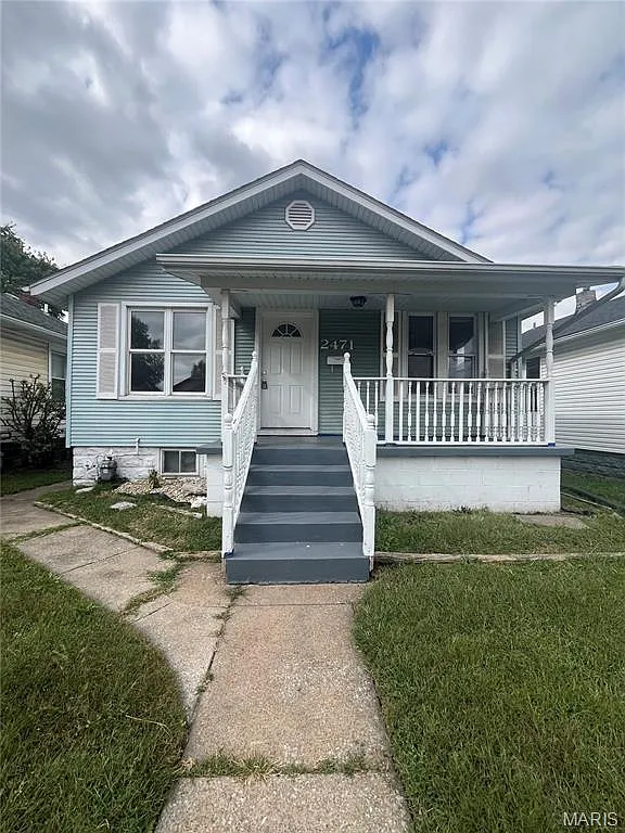 2471 Center St photo 1