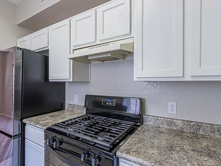 4600 Leeds Ave — Photo 12