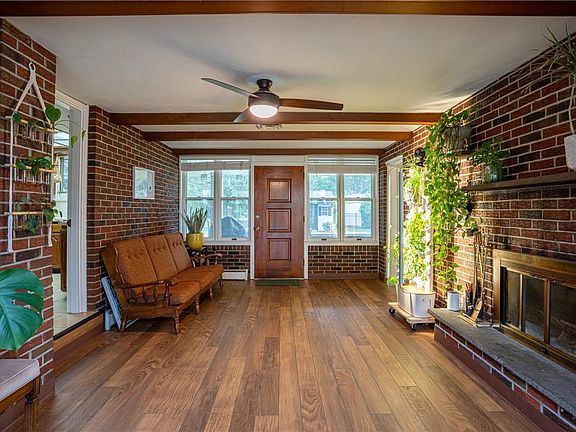 3rd image of 1725 Mark Twain Cir