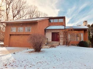 5 Audrey Ln, White Plains, NY 10605