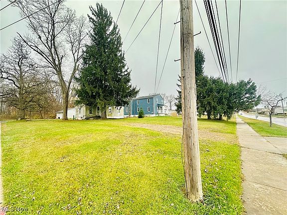 2nd image of 26440 Cannon Rd