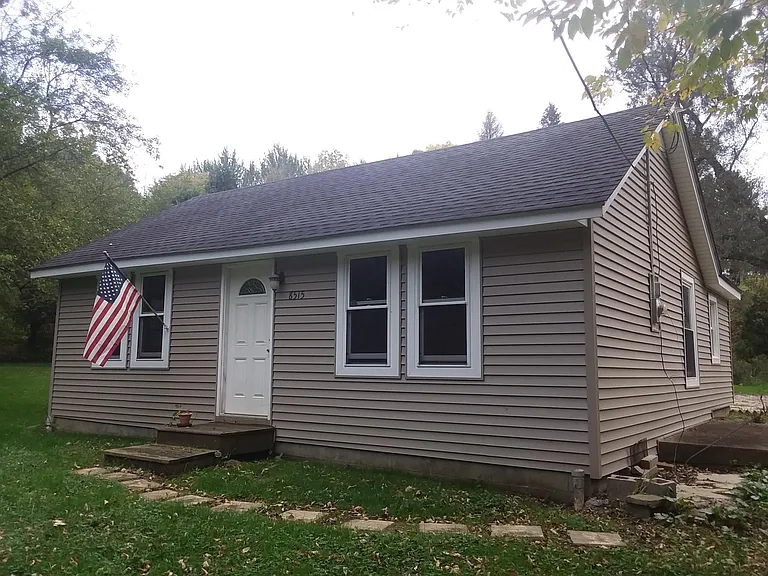 8515 Kent Dr — Photo 2