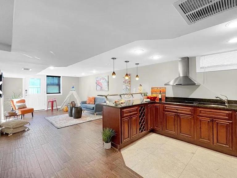 4901 Boiling Brook Pkwy — Photo 10