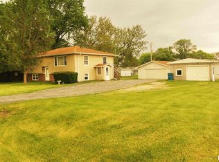 113 1st St, Coal Valley, IL