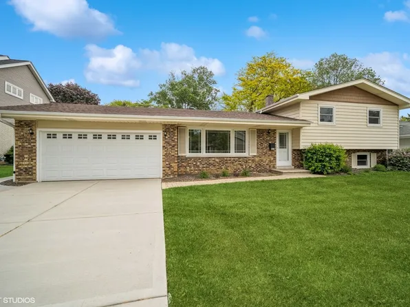 521 N Greenwood Dr, Palatine, IL 60074