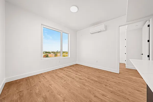 Bedroom, photo 1