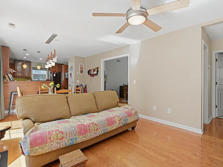 206 Covington Dr — Photo 13