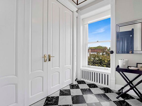2nd image of 1814 N Lincoln Park W APT 3