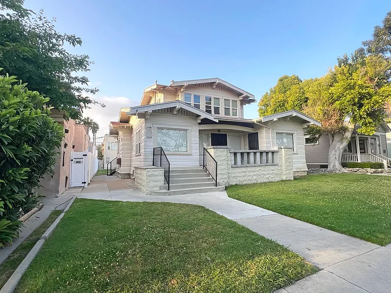 1153 E Appleton St — Photo 11