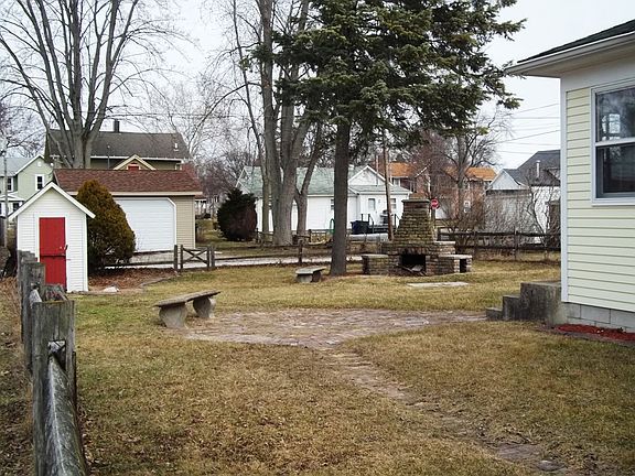 3rd image of 129 Byall Ave