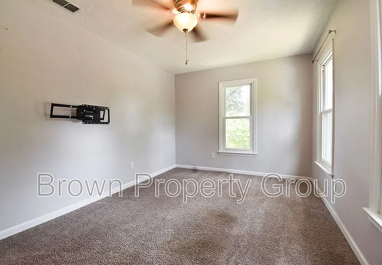 5804 Norman Pl — Photo 14