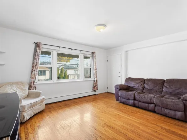 41 Alan Terrace image 7 of 16