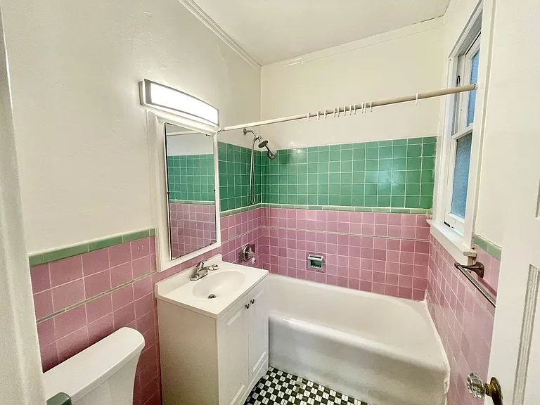 3255 Broderick St #4 — Photo 18