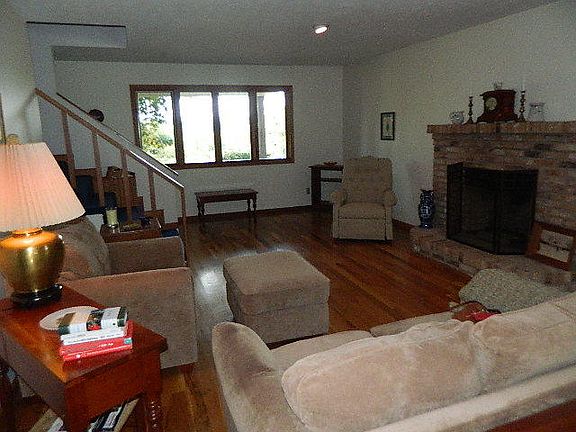 4th image of 491 W Lakeshore Dr