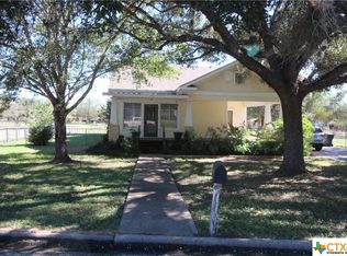 1215 Terrell St, Cuero, TX 77954