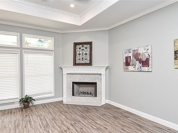 5th image of 206 Auburn Hl