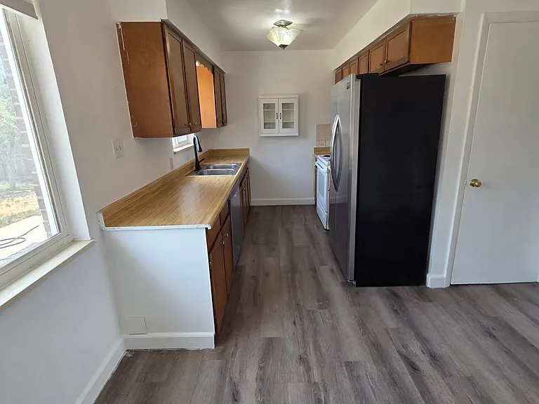 8552 Wagner Dr — Photo 3