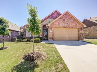6040 Paddlefish Dr, Fort Worth, TX 76179