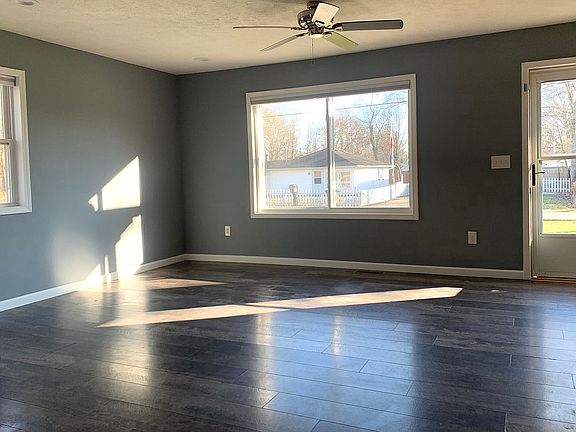 5th image of 17530 Laurel Ave
