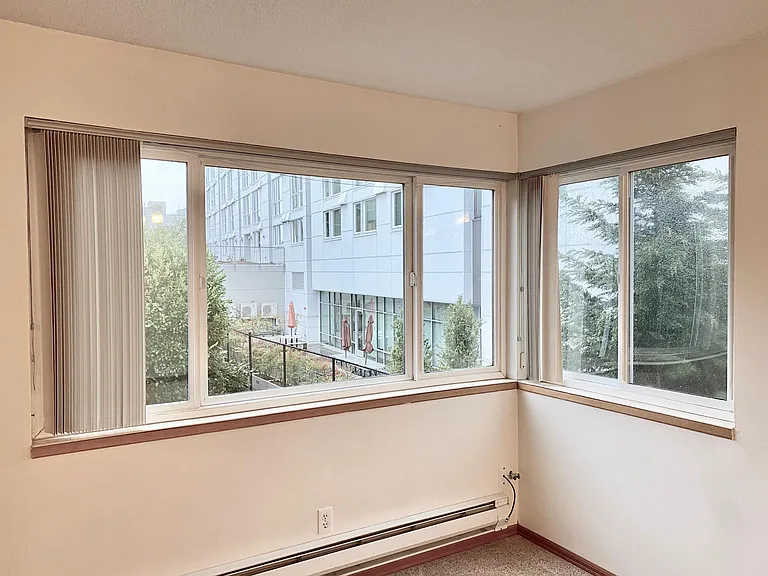 1221 E Olive St #205 — Photo 4