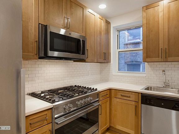 2nd image of 3157 Broadway APT 9