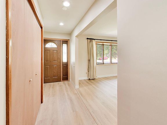 4th image of 1838 Bluebird Ln