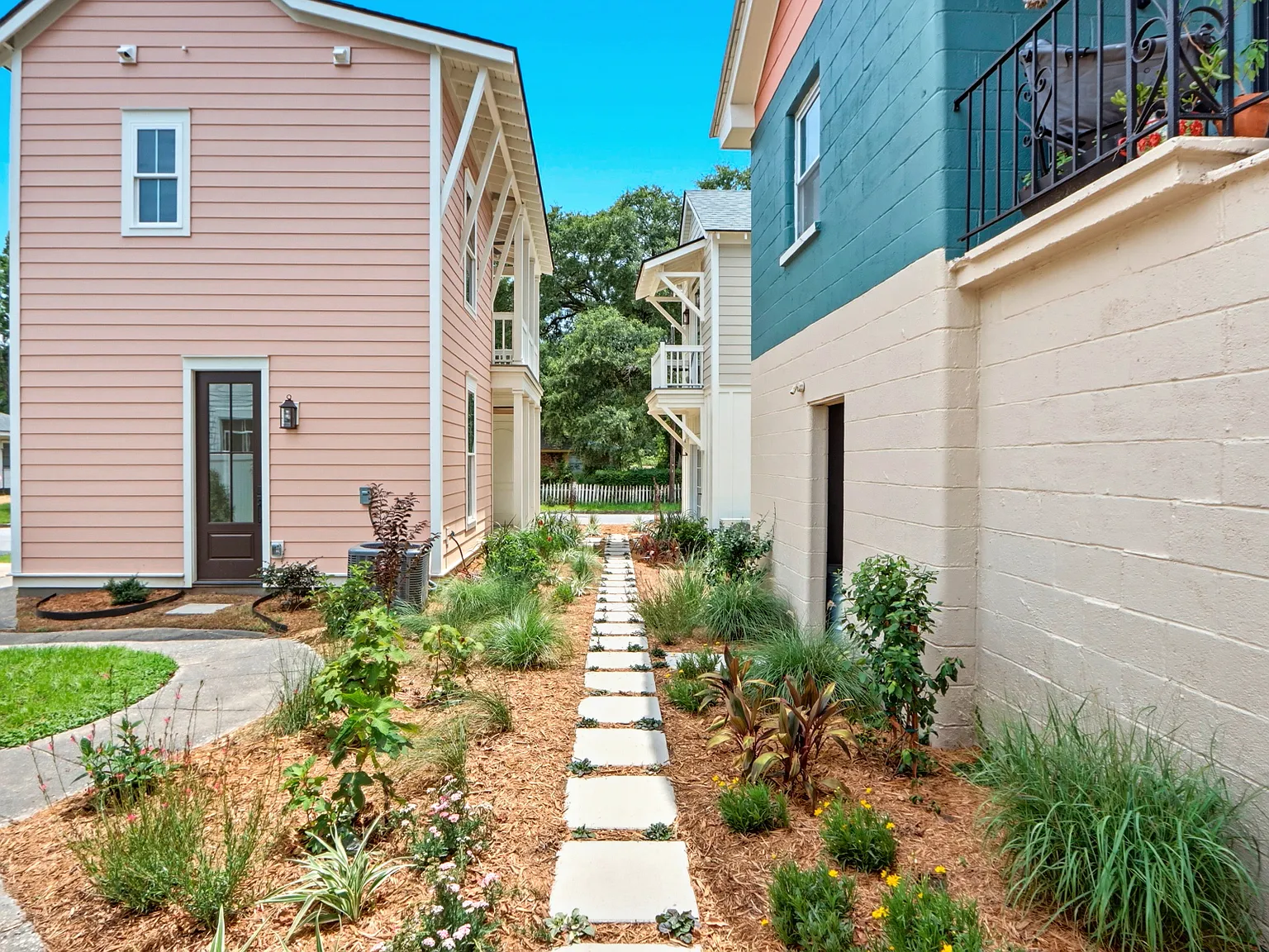 2 bed, 800 sqft, $2,250 — Photo 4