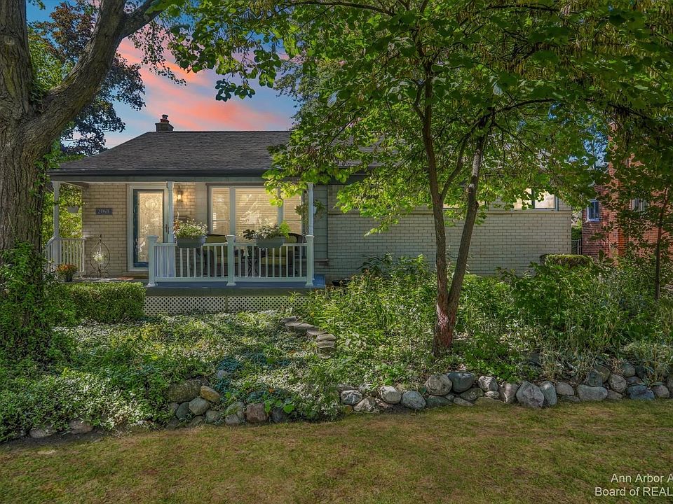 1st image of 23963 Colchester Dr